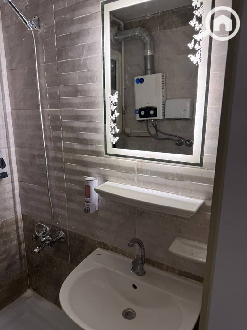 23 bdc45c16-ed35-4c8c-a985-9d8a0f5dae48. jpg