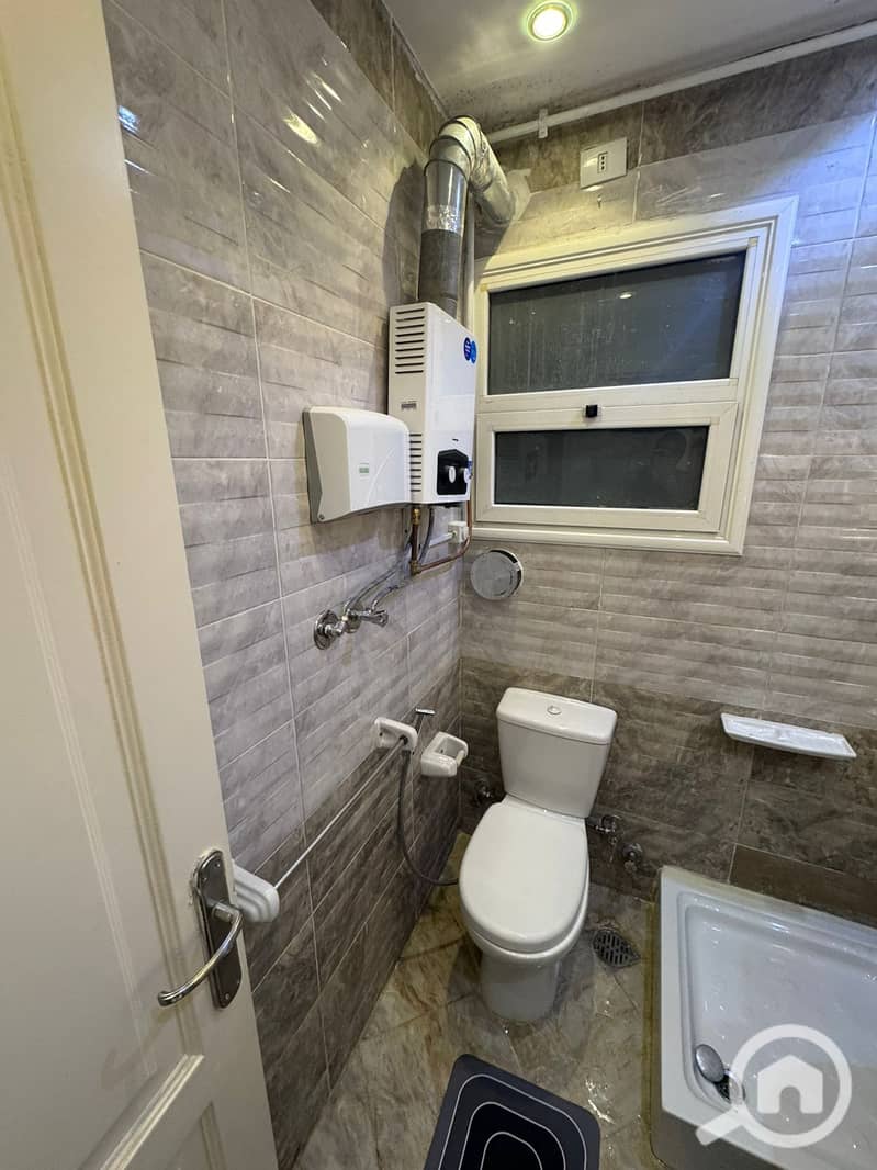 24 d7bc1924-707a-45cc-8de0-7c306e99b544. jpg