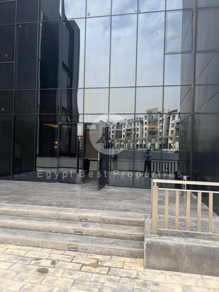 2 5fd0bb3c-9d59-426b-862f-4f24c8d11a84. jpeg