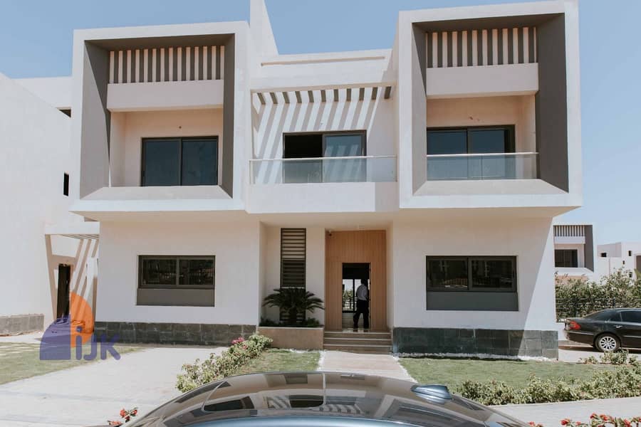 4 9a1f3edc-ad71-4746-b0ff-1518da836051. jpeg