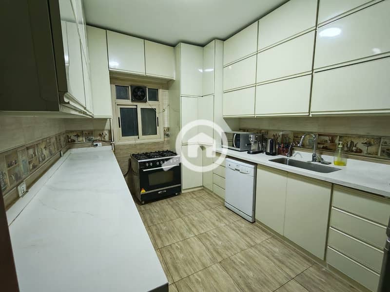 9 bd3927cb-602f-4e90-87c6-dce289af3dc8. jpg