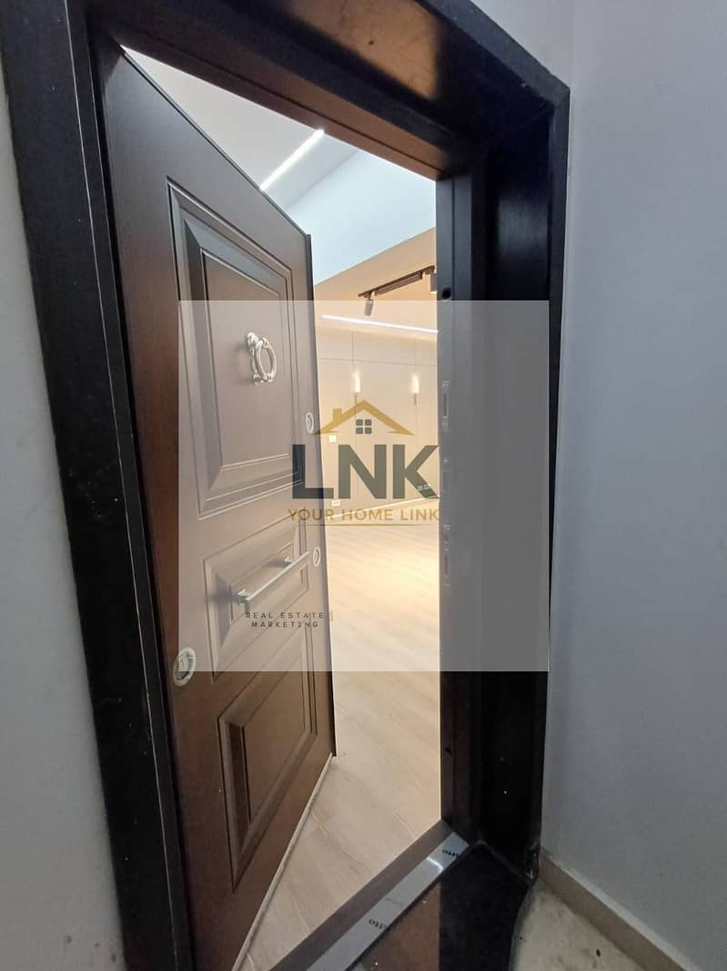 12 3df51589-af9d-4714-88ed-062d52fafaf5. jpg