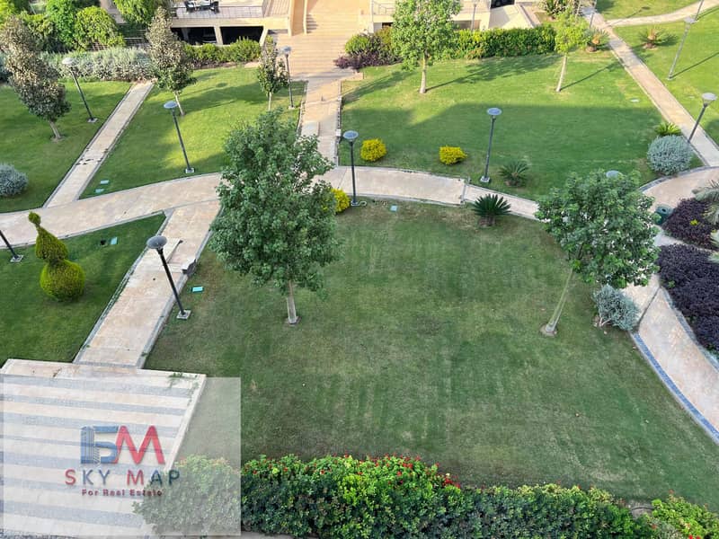 13 4b48d328-9b09-46d0-b8a4-75d1a3e62a32. jpg