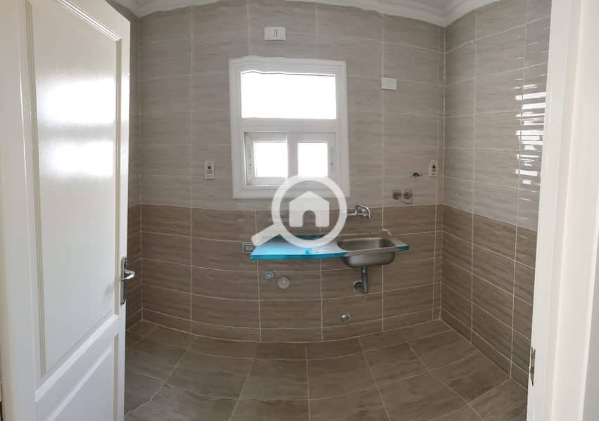 5 7cc933dd-cd30-4629-9fbb-a70d42cf9ae7. jpg