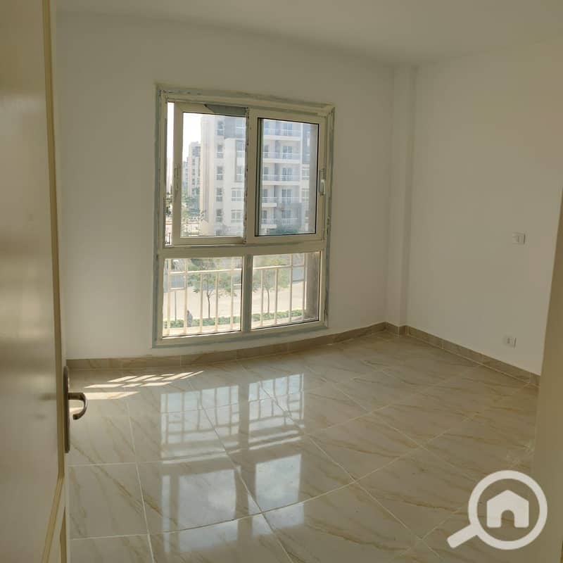 15 e7a1ba8f-7769-4656-8161-dd979e0108f0. jpg