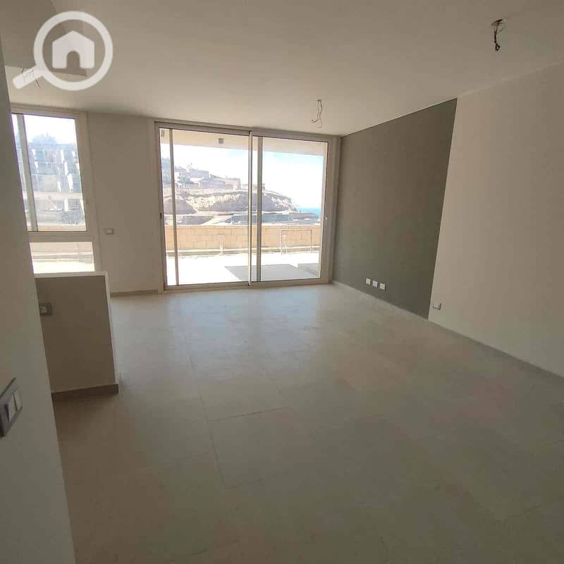 2 e9421f5d-4e1e-4df5-9ebe-ffb8a0c500ab. jpg