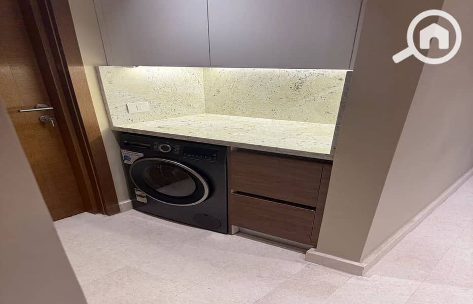 9 b34d105d-e015-4018-bb91-f77b15444605. jpg