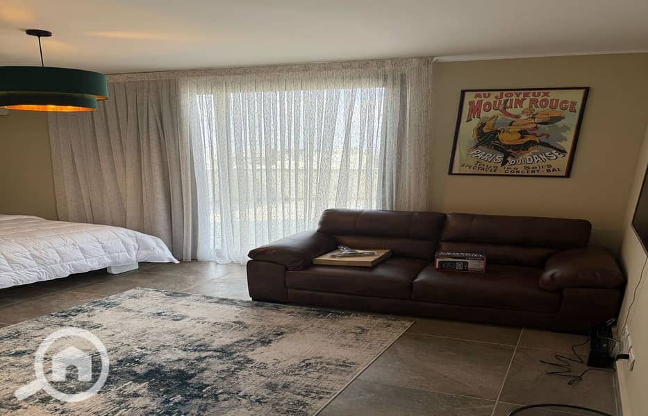 10 cdb042cb-65ff-4324-a717-d0a1ef614971. jpg