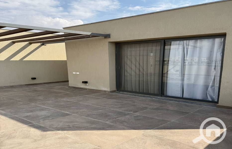 13 f77445b2-740b-4d06-8718-c1e8b2e64e10. jpg