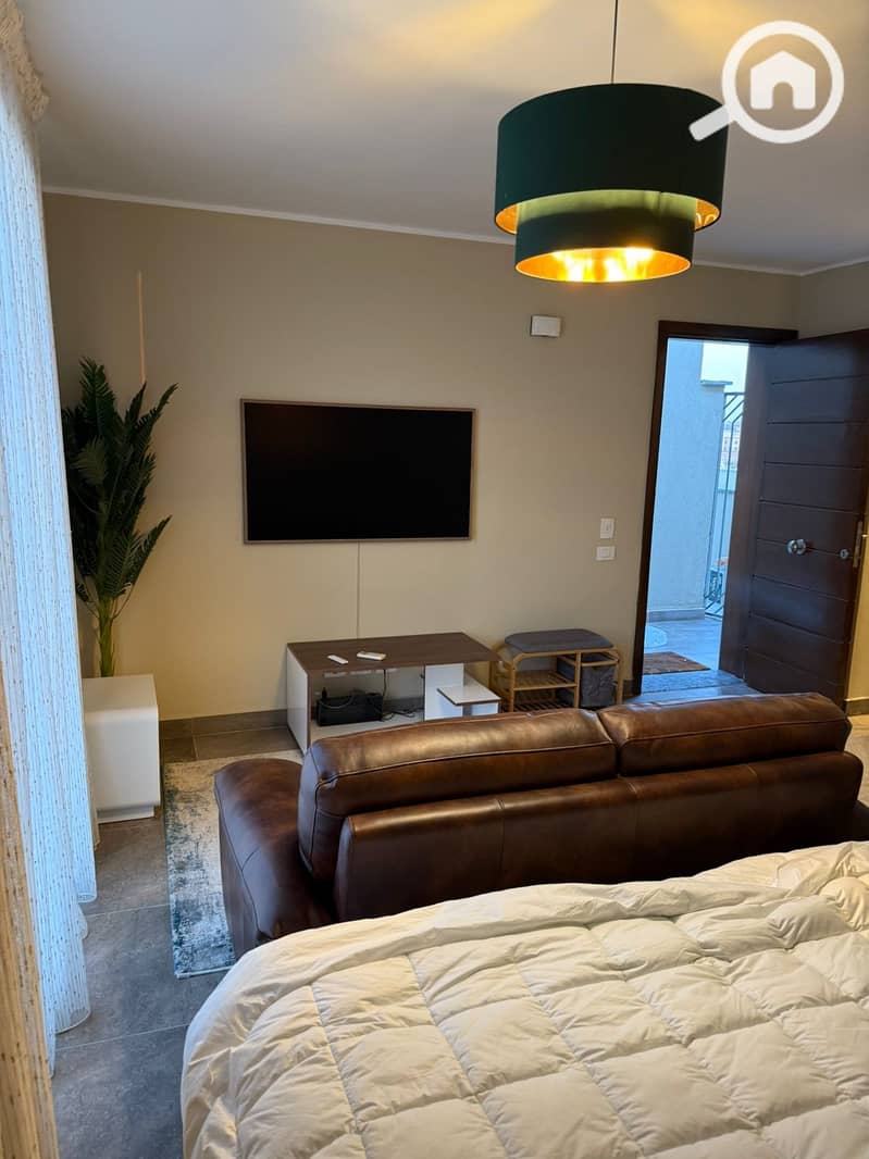 14 5c52c03c-b7d5-4e0b-891c-55a94f35a1a2. jpg