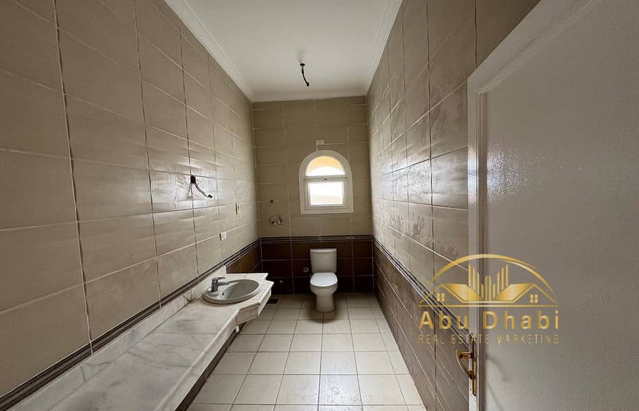 11 e554796b-2f10-4913-988b-a4fe84e66d26. jpg