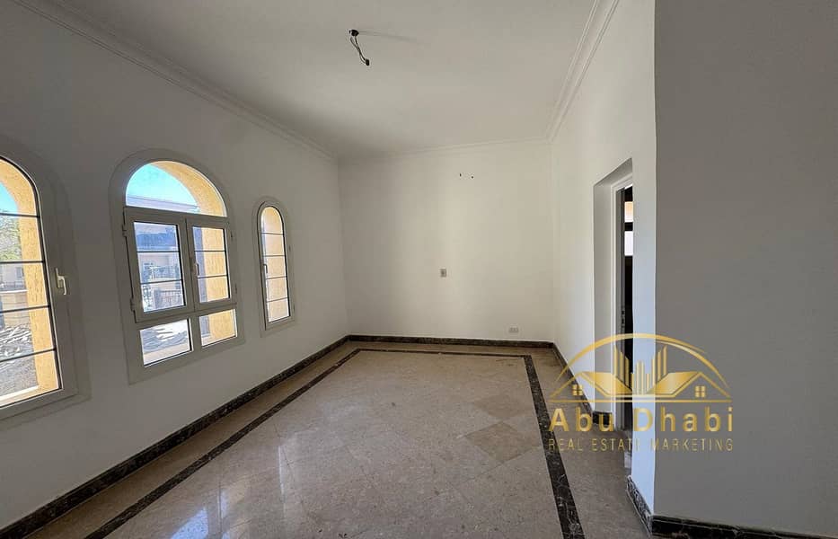 13 e813a327-2db6-4abf-83b0-7abbd076595a. jpg