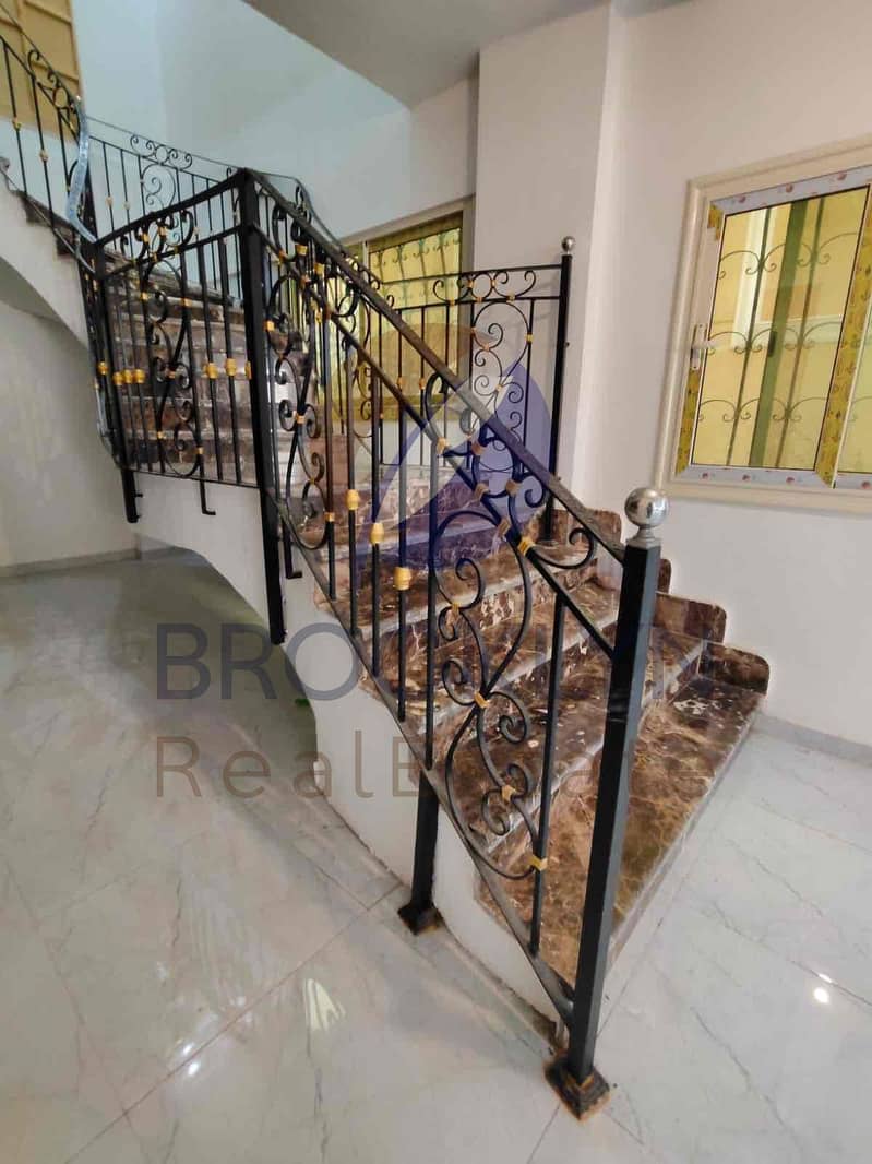 4 f3ac64cb-0092-4535-97a8-3bb9493e993c. jpg