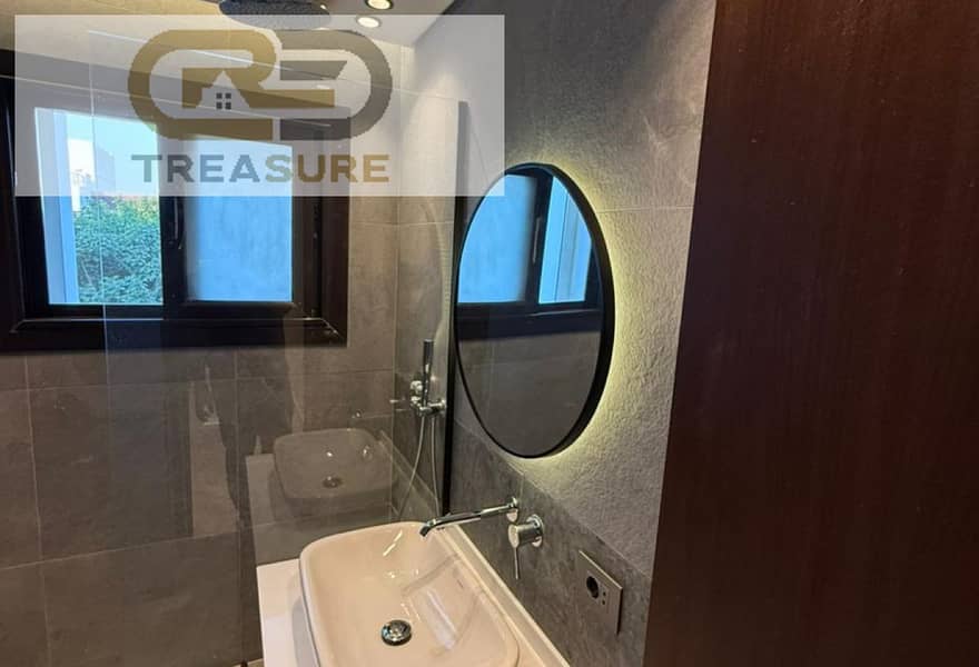 15 efc3f897-7a74-4d5e-9071-449baa147c98. jpg