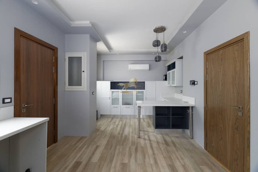 12 IMG_8038-Edit. jpg