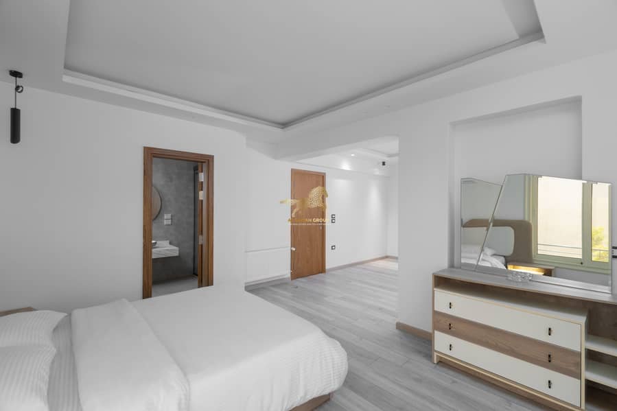 13 IMG_8041-Edit-Edit. jpg