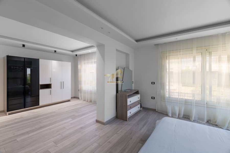 14 IMG_8044-Edit. jpg