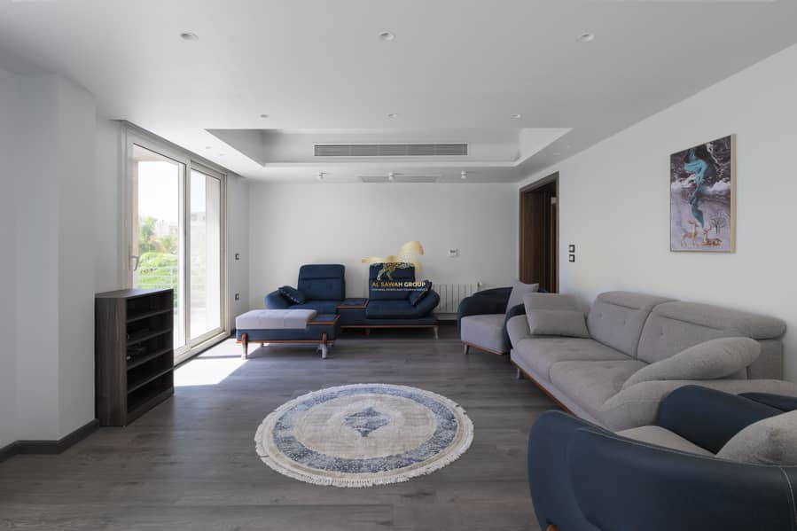 18 IMG_8061-Edit-Edit. jpg