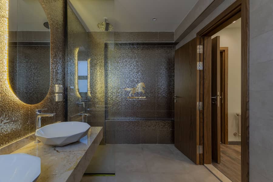 22 IMG_8080-Edit. jpg