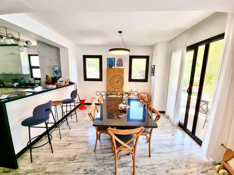 9 dea6f67c-f220-4fb8-94b6-b1ba9a500aed. jpg