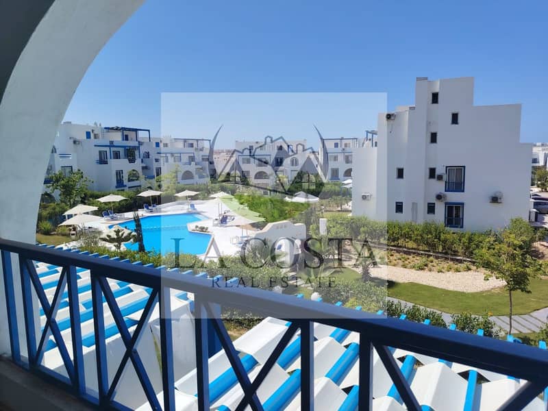 11 PHOTO-2025-11-05-18-07-23. jpg