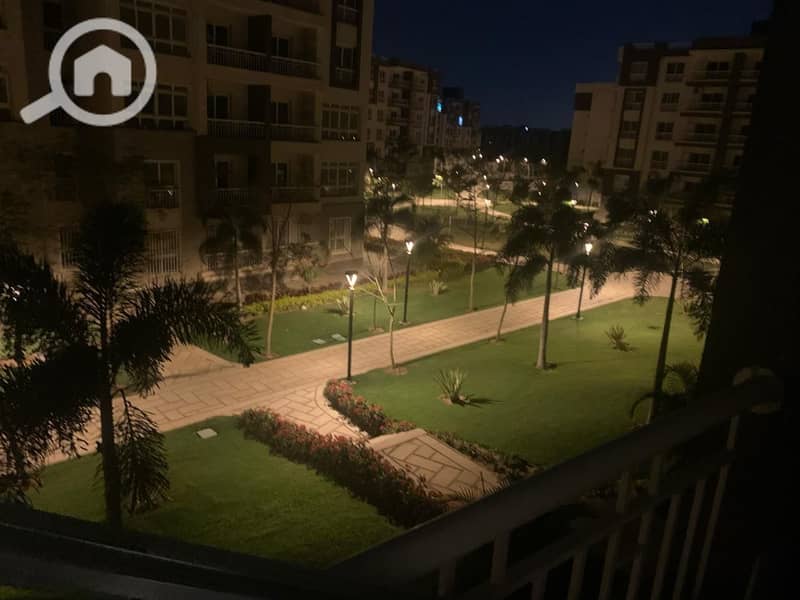 12 d7bc9306-d73c-466c-8e5e-22319491f093. jpg