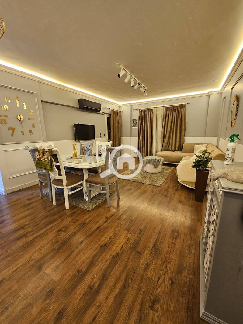 2 e533c346-44f9-4288-87d1-76c89da1d5b1. jpeg