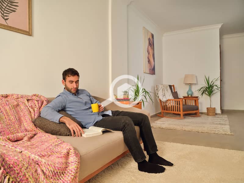 4 hekayat1578 copy. jpg