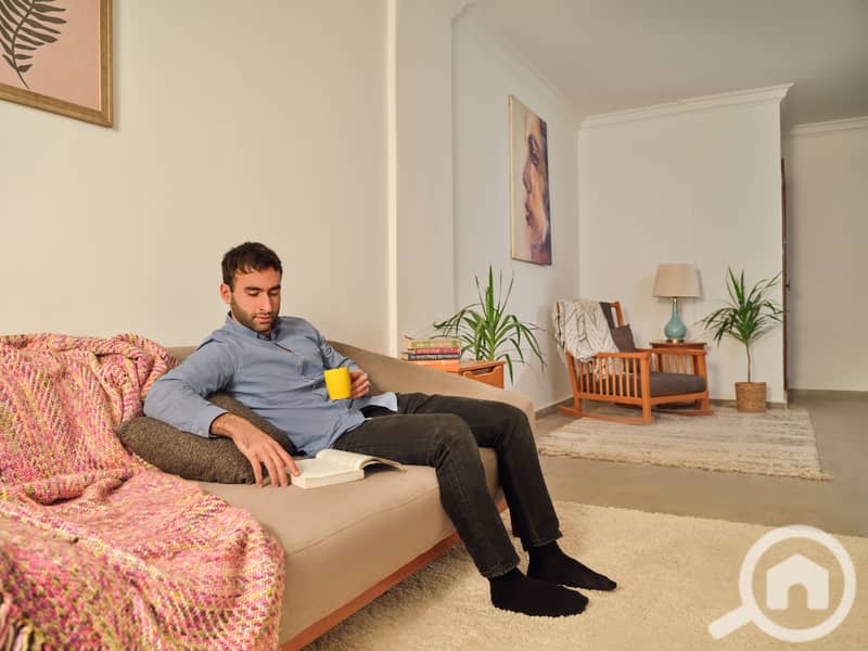 10 hekayat1578 copy. jpg