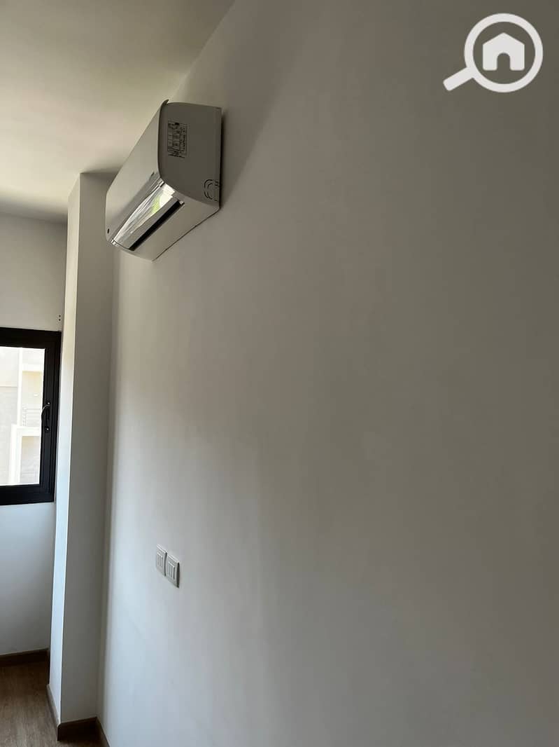 4 4c218bc9-251a-412c-9559-700e7ca4e018. jpeg