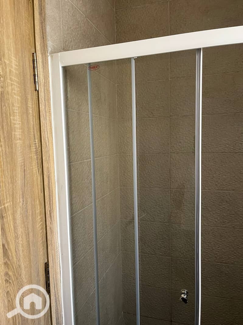 6 905180b5-d15e-498b-8962-7bfbc863fd1c. jpeg