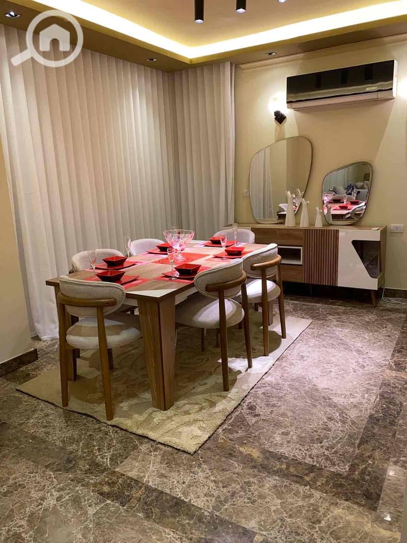 18 f0e58aa9-0030-48bc-8717-d65f0a674b93. jpg