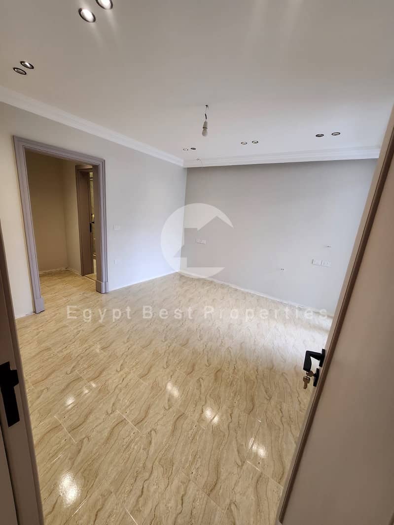 5 047b804e-4b7a-4eed-b2de-81fa7f15dc7d. jpeg