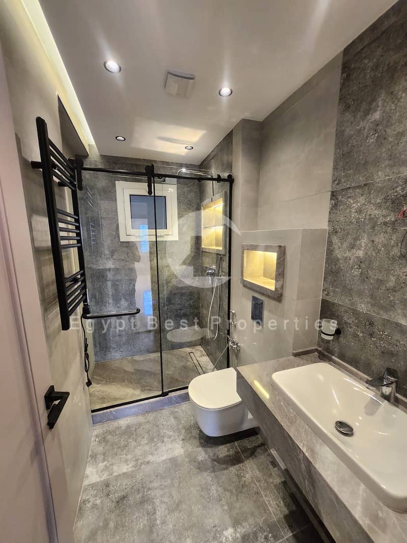 8 b81d7cfa-cedb-4789-8bec-a6354a46d9f5. jpeg