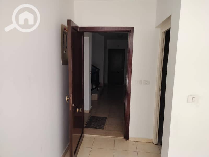 4 9690c58b-19fd-4a0c-9fc9-8c54a1a8f38f. jpg