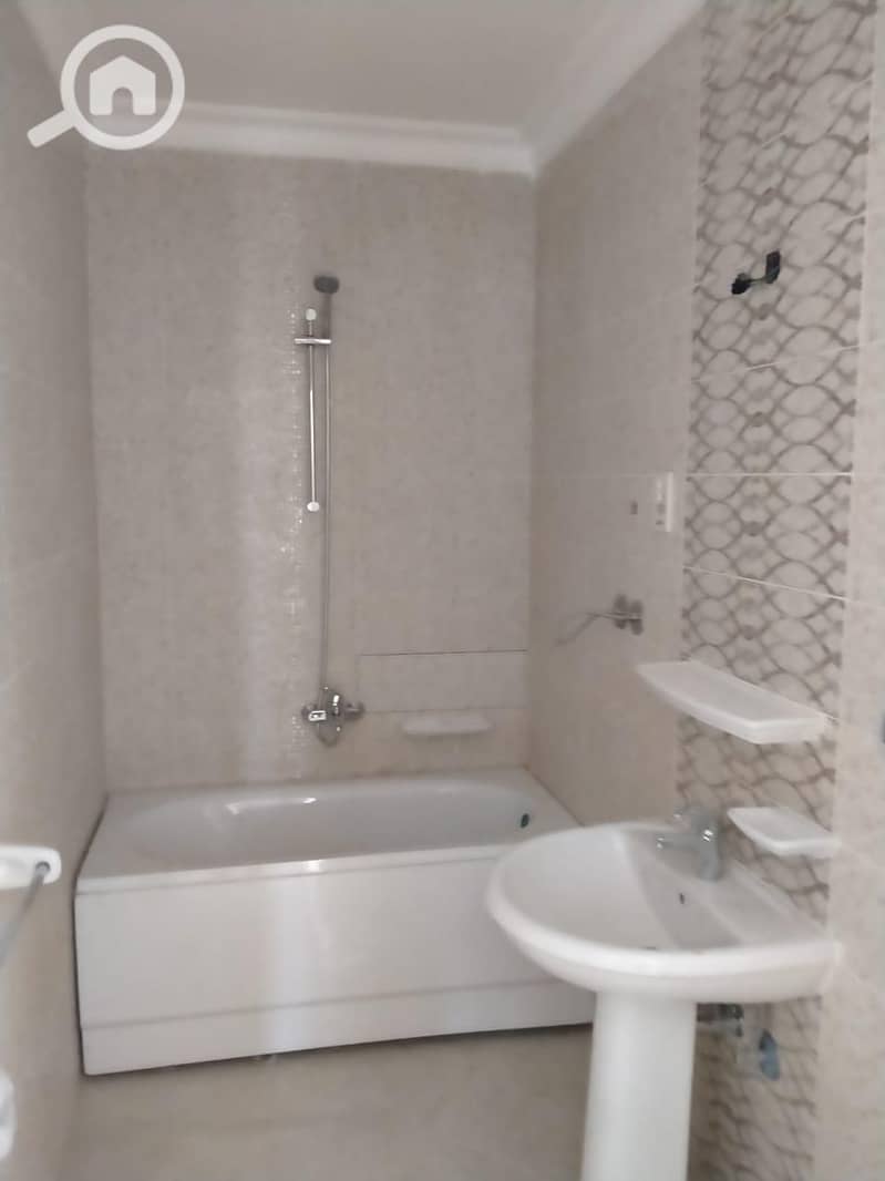 9 0f3baa0a-89f0-4b18-a74e-aa3fb257134d. jpg