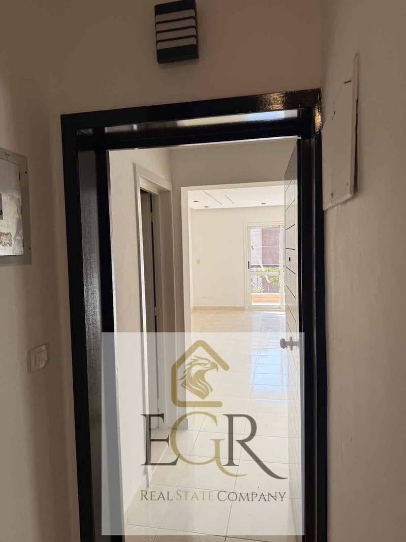 6 feff1810-c3f3-45f6-b5fe-5b01afe2552a. jpg