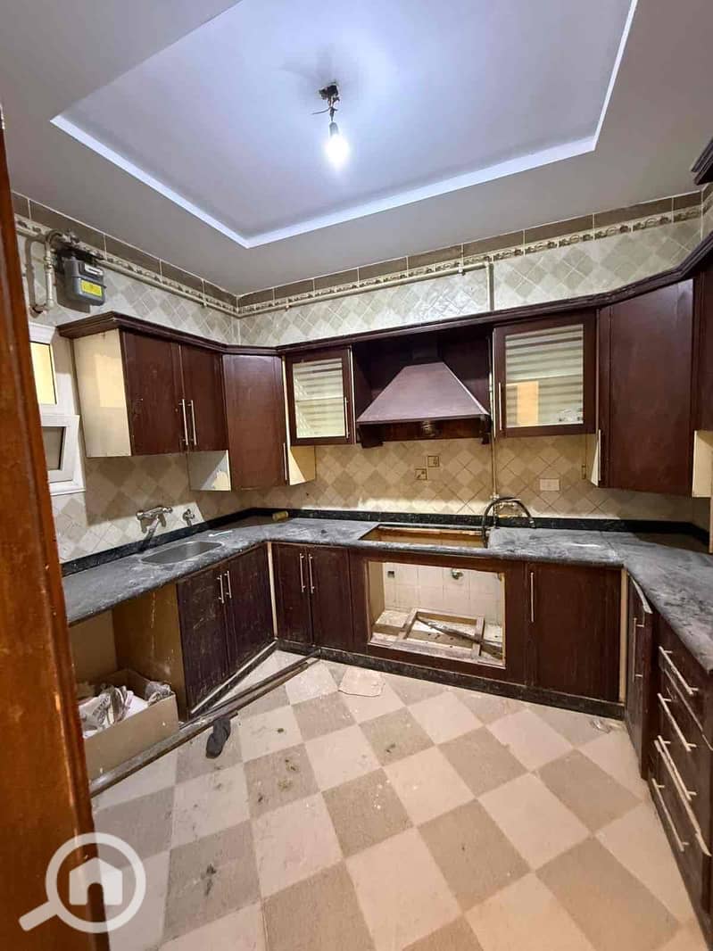 2 865bb436-0c6c-4247-9cae-4a51fbb9d384. jpg