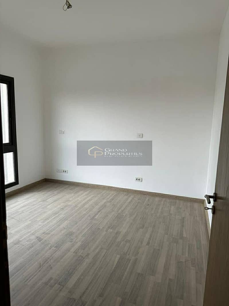 4 6d1e0387-07a3-4671-8cfb-700b5e2732dc. jpg