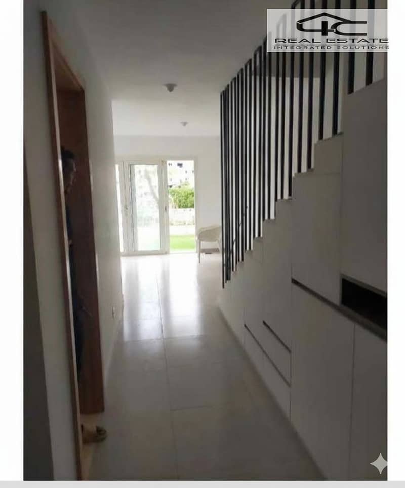 2 Gemini_Generated_Image_v7fwwiv7fwwiv7fw. png