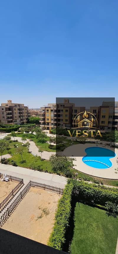 4 Bedroom Duplex for Sale in 6th of October, Giza - 2ec3afae-8796-4508-b9a5-c2813066ec2e. jpg