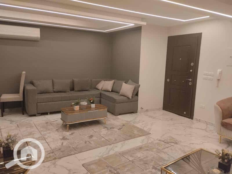 2 72c3bd6c-acfa-45de-8d86-d4fcf725689c. jpg