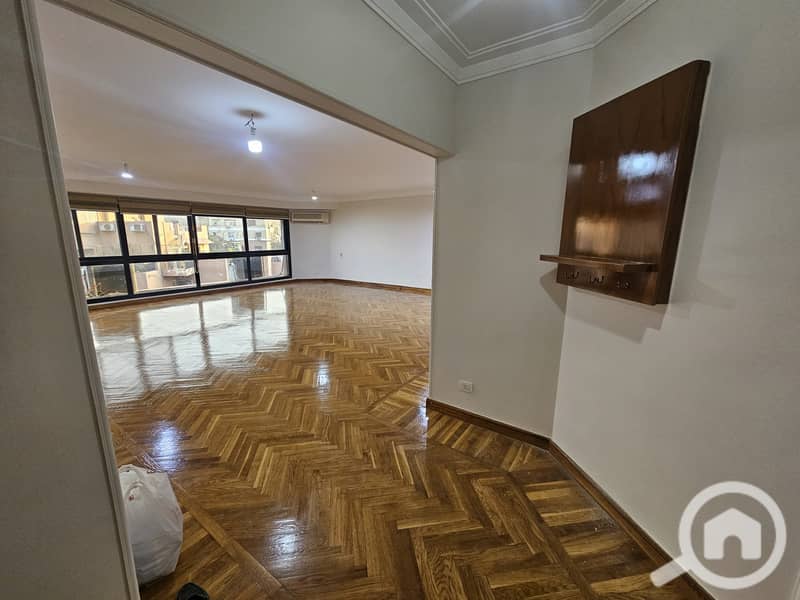 3 40db9f3a-ad55-4a12-8da3-fa7254f7d386. jpeg