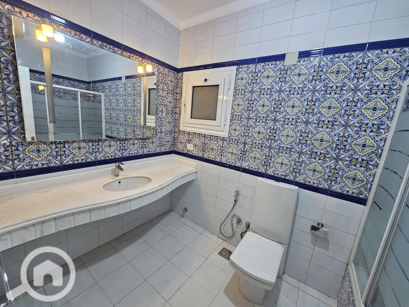 7 b8e72b18-4473-49ae-a347-1b15f91c3639. jpeg