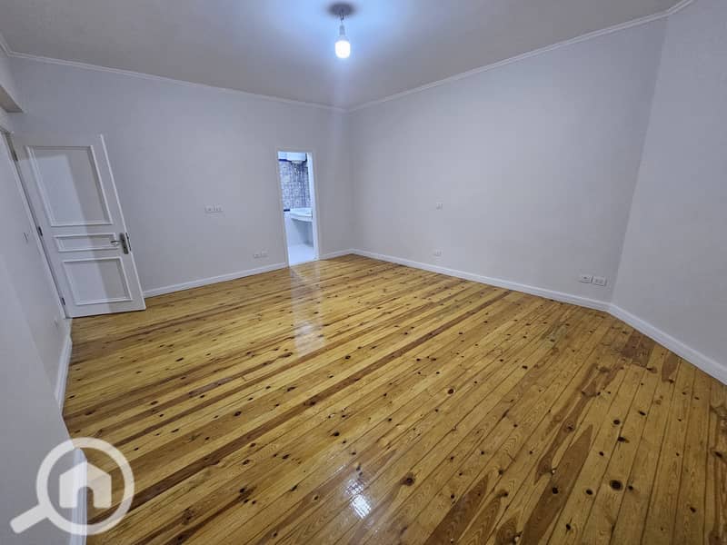 12 5591b5e1-8f55-4f5d-81f3-a6fba8c8d940. jpeg