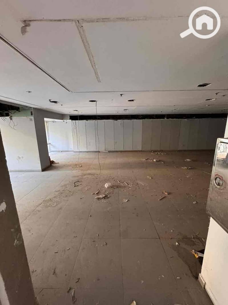 21 24e02960-0890-4218-a76a-3e8ec9d54e70. jpg