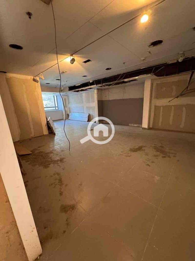 35 58d10202-f8f4-4b7c-95d1-4a7cf084a489. jpg