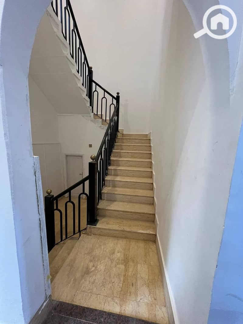 6 4849984b-08a4-4042-b8ed-10e04300ca33. jpeg