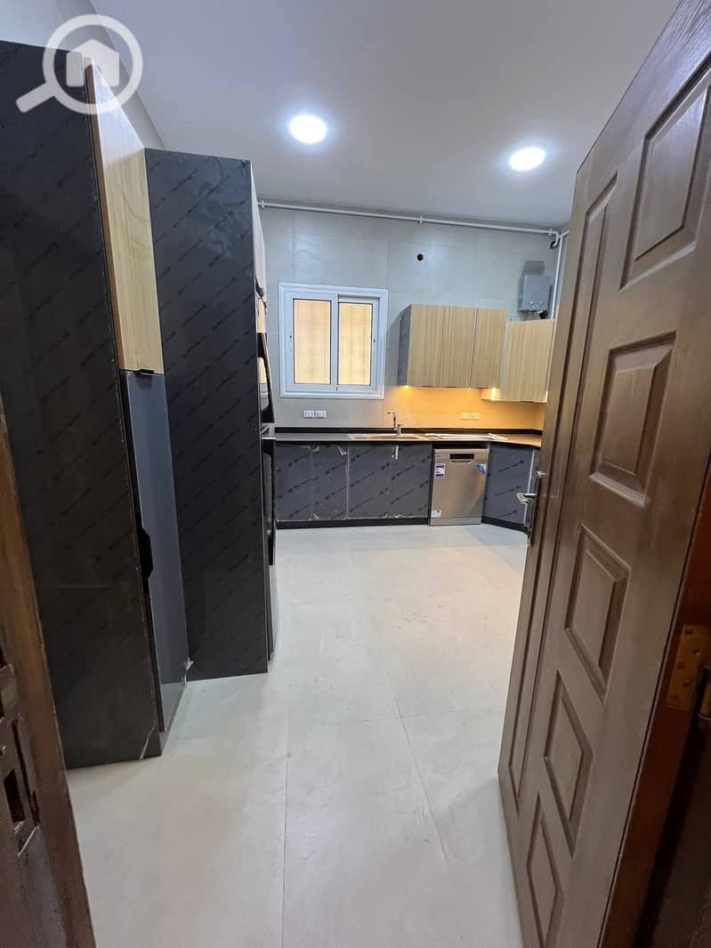 12 3d03e8bf-4bb9-4990-87d2-542d40caeb13. jpeg