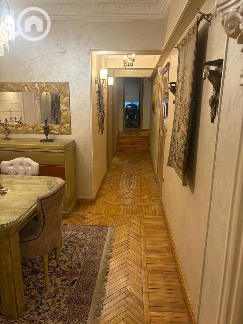 4 869660f4-890b-4145-9359-b0b99c42d766. jpeg